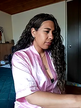 IVONNE COLLINS33 online show from November 29, 3:59 pm