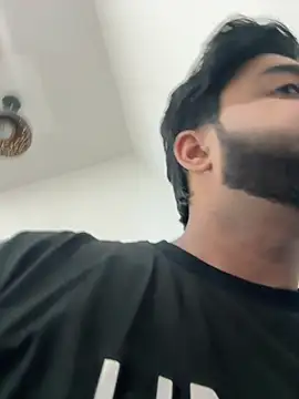 hottestboy03 online show from April 3, 8:56 am