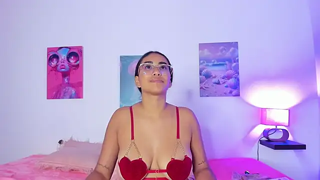 tyra bankss  online show from October 22, 3:07 am