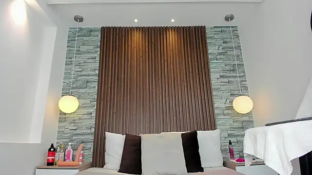 Miagomezx online show from October 18, 9:59 pm