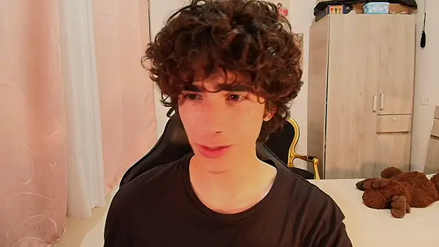 Nude Boy18 online show from October 25, 6:43 am