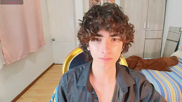 Nude Boy18 online show from November 25, 4:12 am