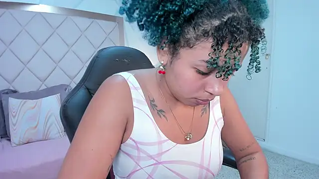 momo ayasse online show from November 28, 9:50 pm