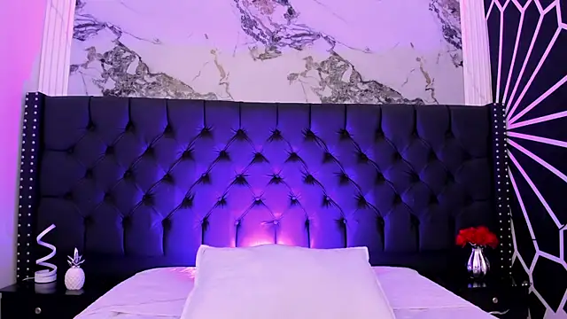 CarlySommers online show from April 4, 6:44 am