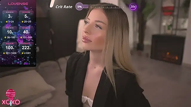 Snapshot of SerenaNoir chatting on April 4, 9:01 pm SerenaNoir online show from April 4, 9:01 pm