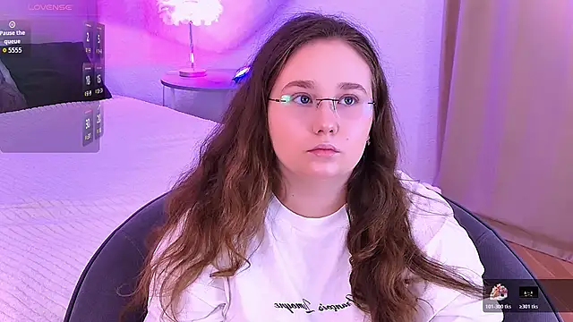 VelvetVixenCute online show from October 20, 5:30 am