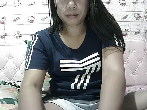 Pilipinalyn23 online show from May 10, 3:33 am