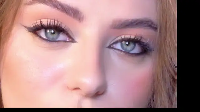 Sienna Voss online show from November 21, 7:56 pm