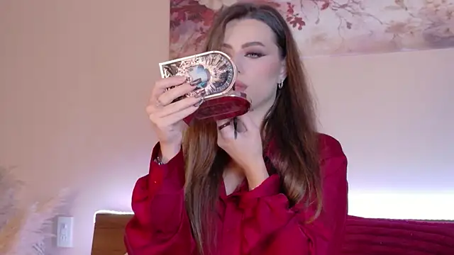 Sienna Voss online show from May 17, 8:27 pm