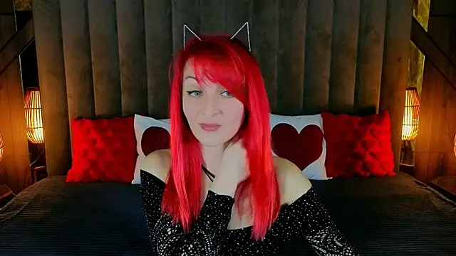 Snapshot of BrandyBloom chatting on April 4, 7:33 pm BrandyBloom online show from April 4, 7:33 pm