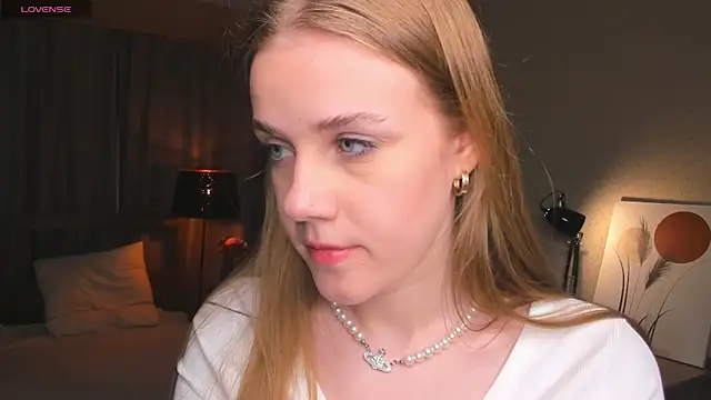 Snapshot of OdellaFrake chatting on September 12, 8:09 pm OdellaFrake online show from September 12, 8:09 pm