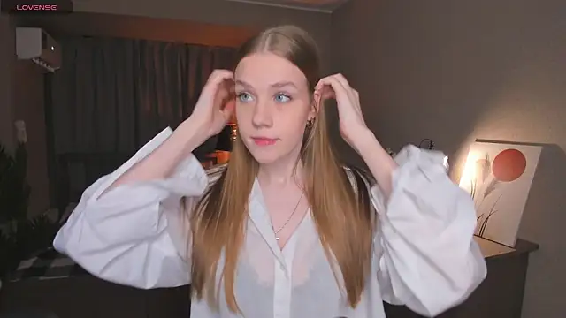 Snapshot of OdellaFrake chatting on October 10, 7:35 pm OdellaFrake online show from October 10, 7:35 pm