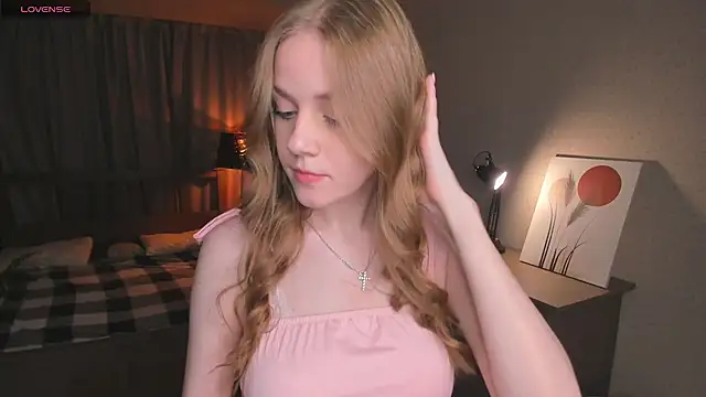 Snapshot of OdellaFrake chatting on October 12, 7:13 pm OdellaFrake online show from October 12, 7:13 pm