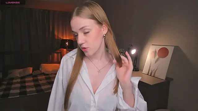 Snapshot of OdellaFrake chatting on October 18, 7:47 pm OdellaFrake online show from October 18, 7:47 pm