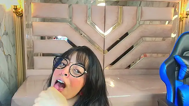 zoe r  online show from October 1, 3:12 am