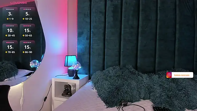 Snapshot of kate_cass chatting on October 1, 11:38 am kate cass online show from October 1, 11:38 am