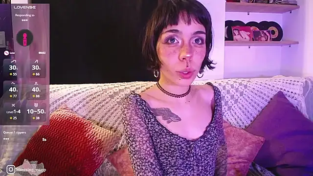dark  nymph online show from May 18, 12:29 am