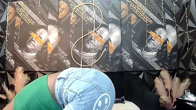 Lilmisbaddyxxx online show from December 15, 5:17 pm