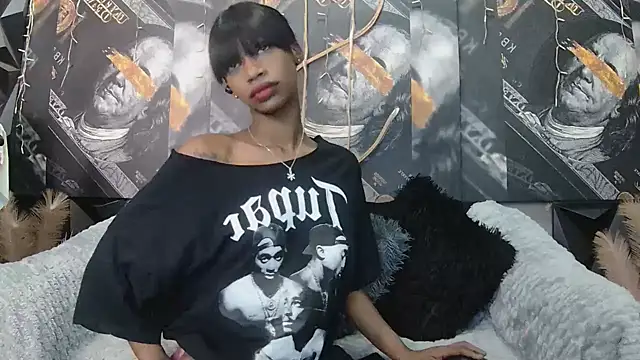 Lilmisbaddyxxx online show from April 30, 6:47 pm