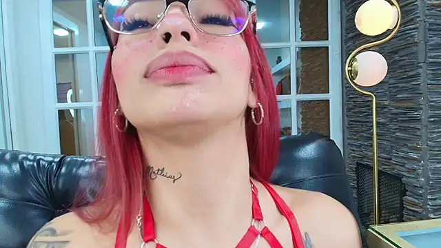 Snapshot of miss___abigail chatting on December 18, 2:06 am miss abigail online show from December 18, 2:06 am