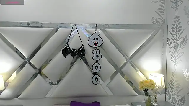 lanarios online show from October 9, 4:54 am