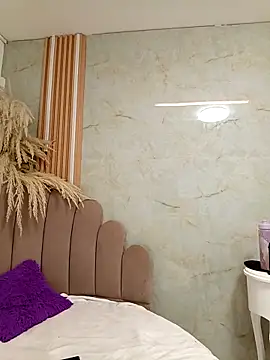 lanarios online show from October 11, 4:22 am