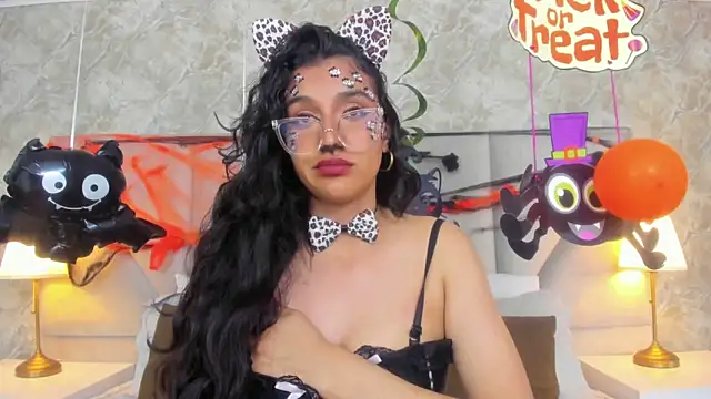 ValentiinaCruz online show from October 17, 11:29 pm