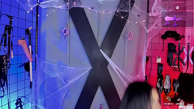 Snapshot of VictoryaLiah_BDSM chatting on October 10, 12:37 pm VictoryaLiah BDSM online show from October 10, 12:37 pm