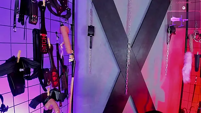 VictoryaLiah BDSM online show from November 3, 11:44 am