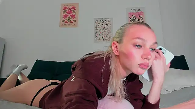 Snapshot of cuteleraay chatting on October 9, 8:29 pm cuteleraay online show from October 9, 8:29 pm