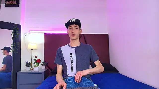 Ashton Myers online show from September 23, 7:39 pm