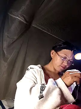 MaiHoa69 online show from April 29, 1:37 pm