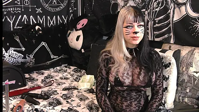 Paige Turner online show from October 28, 1:09 am