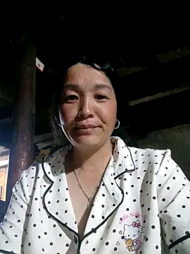 Bliss rose online show from April 3, 1:42 pm