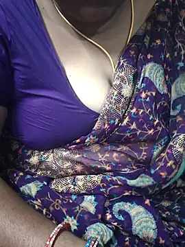 Snapshot of TAMIL_ELAKKIYA chatting on September 29, 5:18 pm TAMIL ELAKKIYA online show from September 29, 5:18 pm