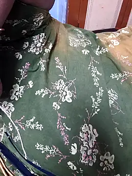 Snapshot of TAMIL_ELAKKIYA chatting on October 4, 12:36 pm TAMIL ELAKKIYA online show from October 4, 12:36 pm