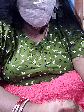 Snapshot of TAMIL_ELAKKIYA chatting on November 10, 5:45 pm TAMIL ELAKKIYA online show from November 10, 5:45 pm