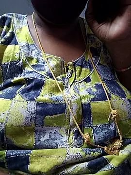 Snapshot of TAMIL_ELAKKIYA chatting on February 17, 4:09 am TAMIL ELAKKIYA online show from February 17, 4:09 am