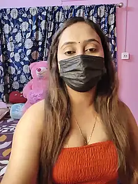 Cute-lusi online show from July 27, 7:10 pm