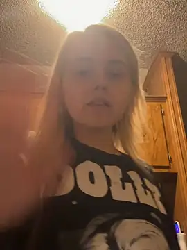 Snapshot of JuicyExxxperience chatting on February 15, 12:47 pm JuicyExxxperience online show from February 15, 12:47 pm