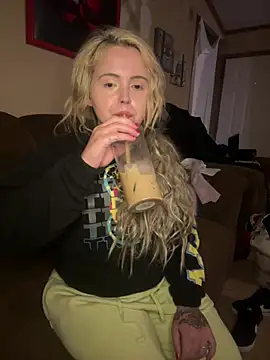 Snapshot of JuicyExxxperience chatting on February 26, 2:49 pm JuicyExxxperience online show from February 26, 2:49 pm