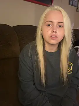 Snapshot of JuicyExxxperience chatting on March 5, 2:13 pm JuicyExxxperience online show from March 5, 2:13 pm