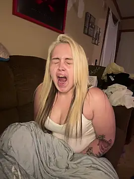 Snapshot of JuicyExxxperience chatting on March 22, 12:08 pm JuicyExxxperience online show from March 22, 12:08 pm