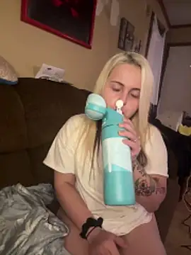 Snapshot of JuicyExxxperience chatting on March 30, 2:29 pm JuicyExxxperience online show from March 30, 2:29 pm