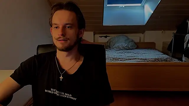 Snapshot of Bez3ybik chatting on March 13, 10:11 am Bez3ybik online show from March 13, 10:11 am