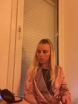 BrumeLove online show from May 5, 8:11 am
