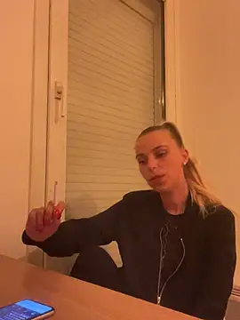 BrumeLove online show from May 10, 6:57 pm