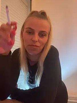 BrumeLove online show from May 12, 11:51 am