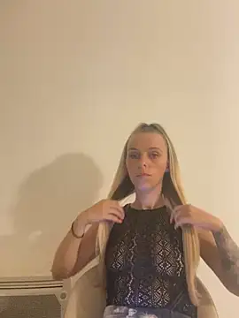 BrumeLove online show from June 20, 9:28 pm