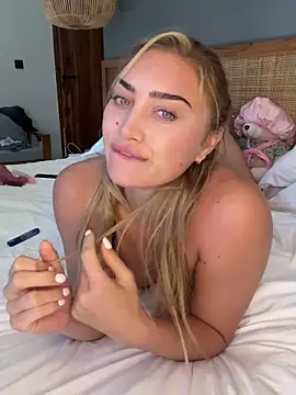 auriangel online show from February 1, 11:58 pm